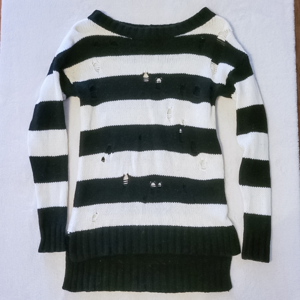 Express Black & White Distressed Tunic Sweater Sz XS